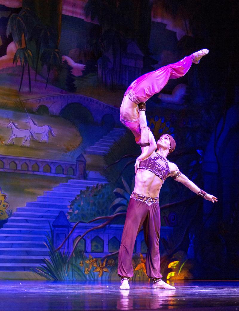 Review Moscow Ballet's THE GREAT RUSSIAN NUTCRACKER Wows And Satiates